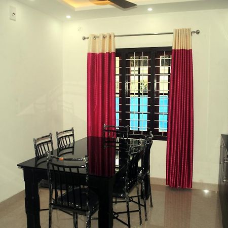 Nice Villa Irimbranallur Bagian luar foto