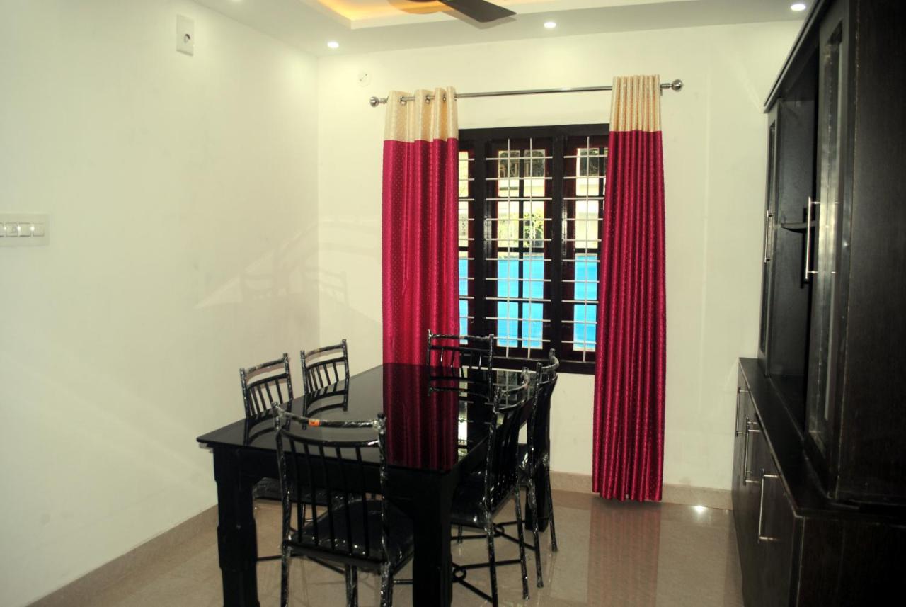Nice Villa Irimbranallur Bagian luar foto