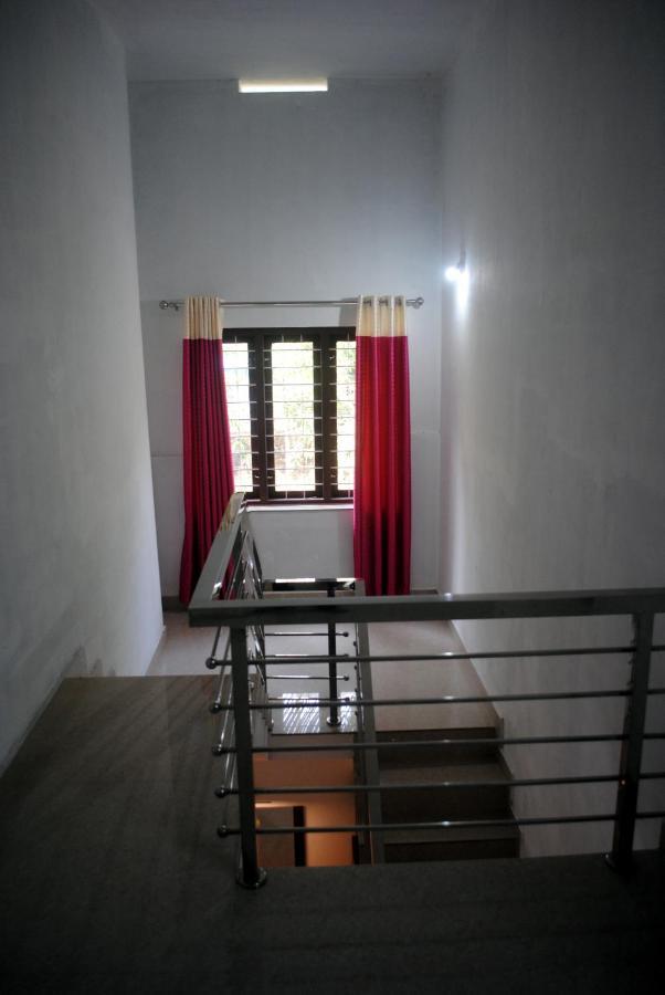 Nice Villa Irimbranallur Bagian luar foto