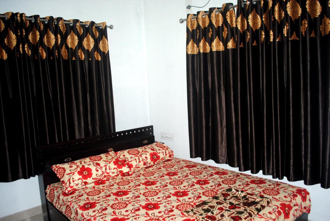 Nice Villa Irimbranallur Bagian luar foto